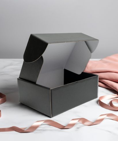 Χάρτινο Κουτί Courier-Eshop Μαύρο- κομψή συσκευασία για αποστολή προϊόντων